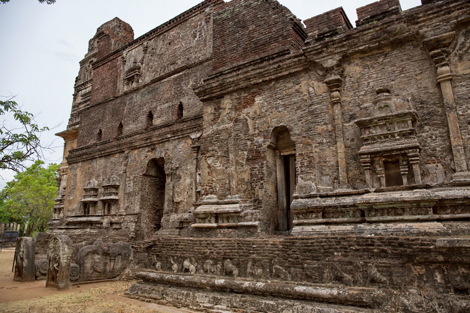 SRI LANKA Archaeological Sites