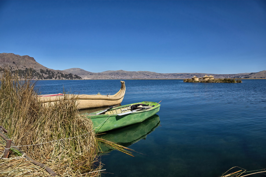 Totora reed boats (Balsas de Totora)